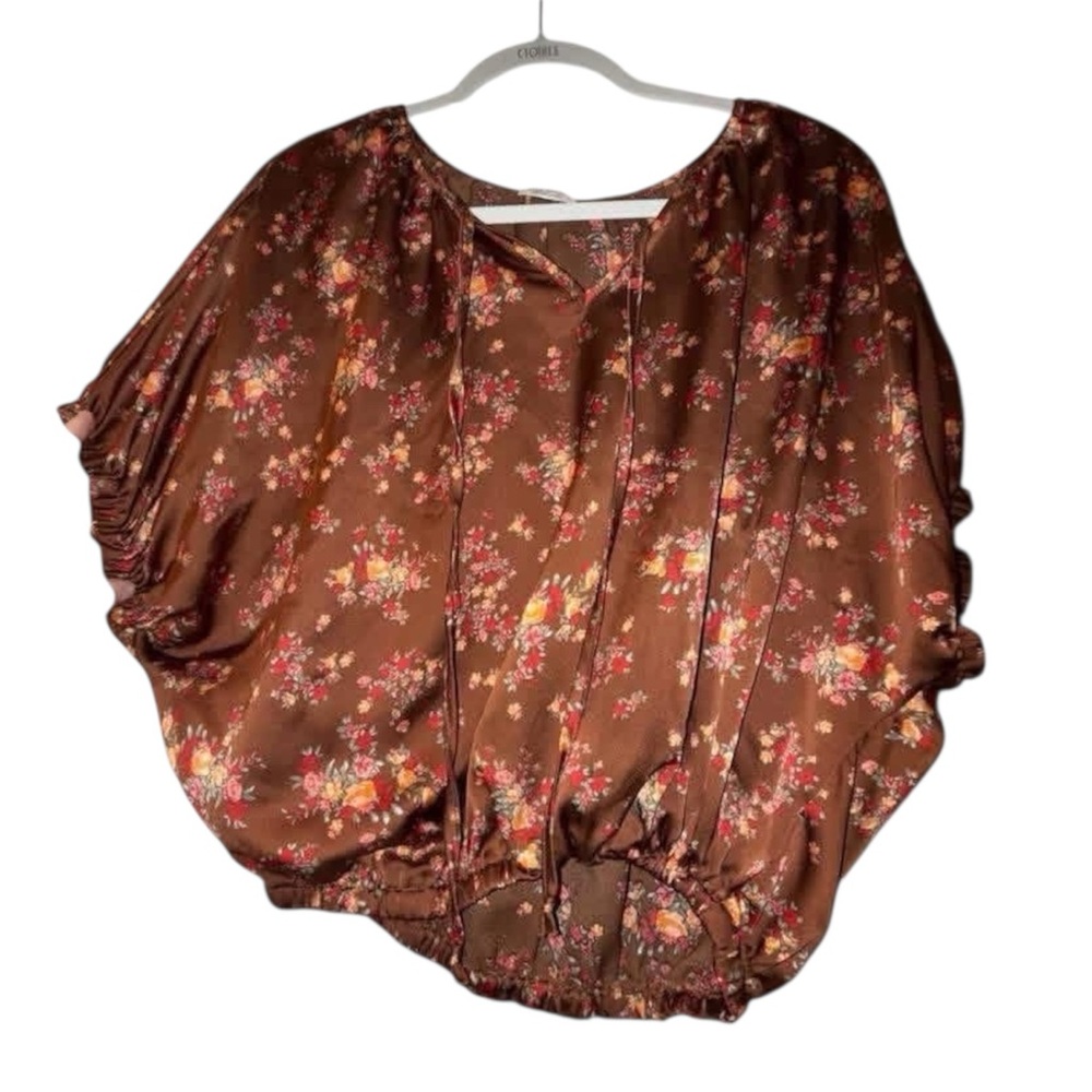 deep camel/cognac colored floral printed blouse! Euc worn once. Size small.